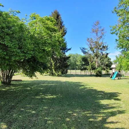 Les Fins Bois Apartment